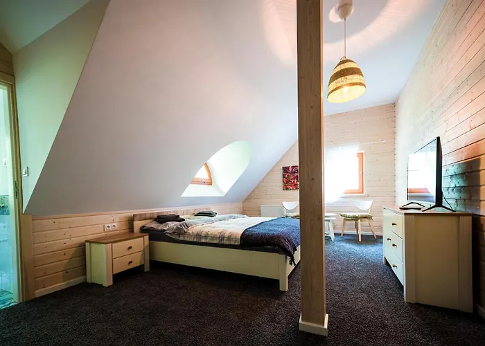 Brzozowy Gaj Bed & Breakfast Glowczyce